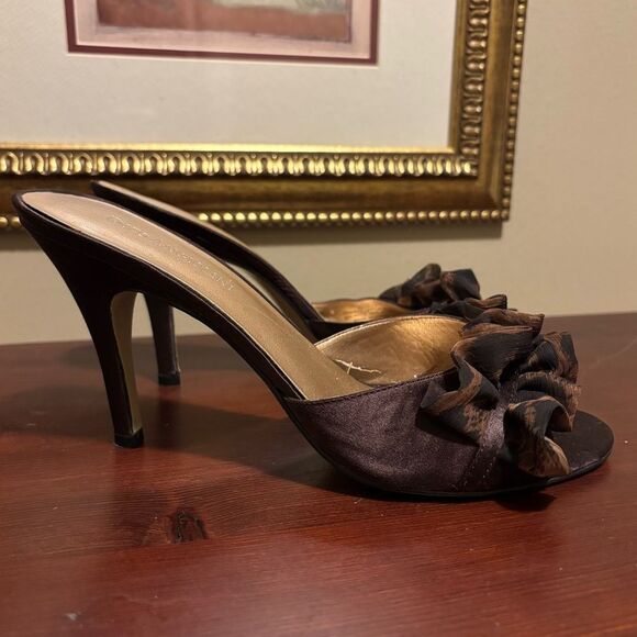 Enzo Angiolini Aedeka Brown Satin Animal Print Chiffon Ruffle Open Toe Heels 8 - Picture 1 of 10